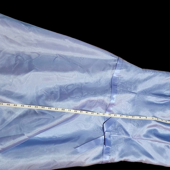 Elegant Strapless Blue Dress with Floral Details - Picture 5 of 13